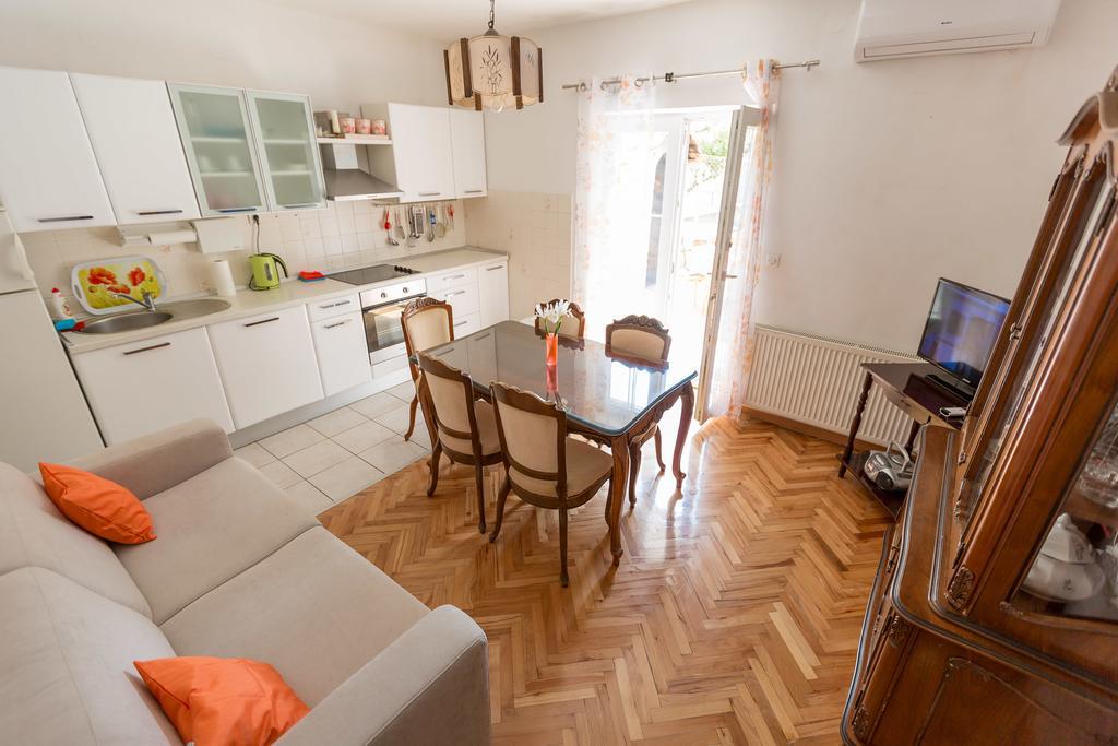 Feel Sibenik Apartment ภายนอก รูปภาพ