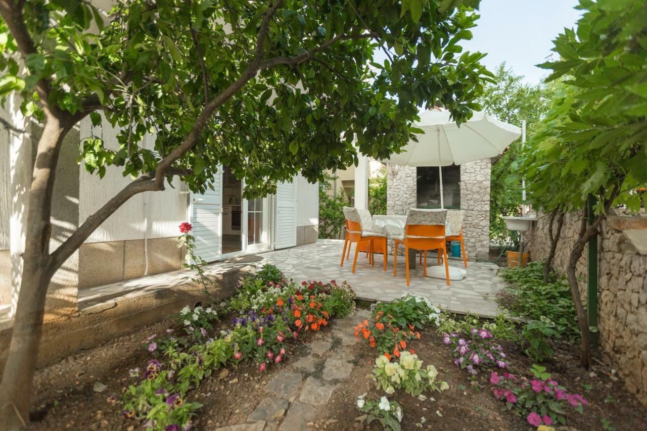 Feel Sibenik Apartment ภายนอก รูปภาพ